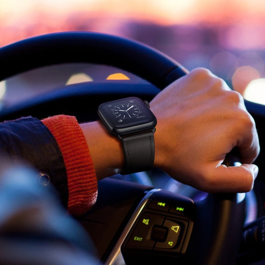 Classic Leather Band — Apple Watch